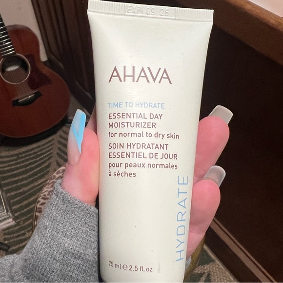 AHAVA essential moisturizer brand new unopened - Picture 1 of 5